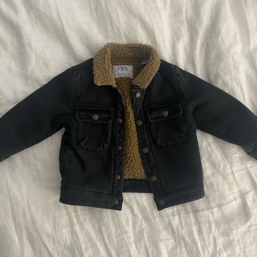 Black denim and Sherpa zara jacket